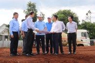Chủ tịch UBND tỉnh Đỗ Hữu Huy yêu cầu huy động tối đa nhân lực, thiết bị để đẩy nhanh tiến độ Dự án Khu công nghiệp Phú Xuân