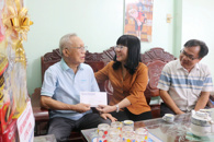 Phó Chủ tịch Thường trực UBND tỉnh thăm, tặng quà người có công tiêu biểu trên địa bàn các xã Đồng Xuân và Xuân Phước