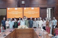 Quỹ Tấm lòng vàng Báo Lao động trao tặng 50 phần quà tri ân người có công với cách mạng và thân nhân gia đình liệt sĩ